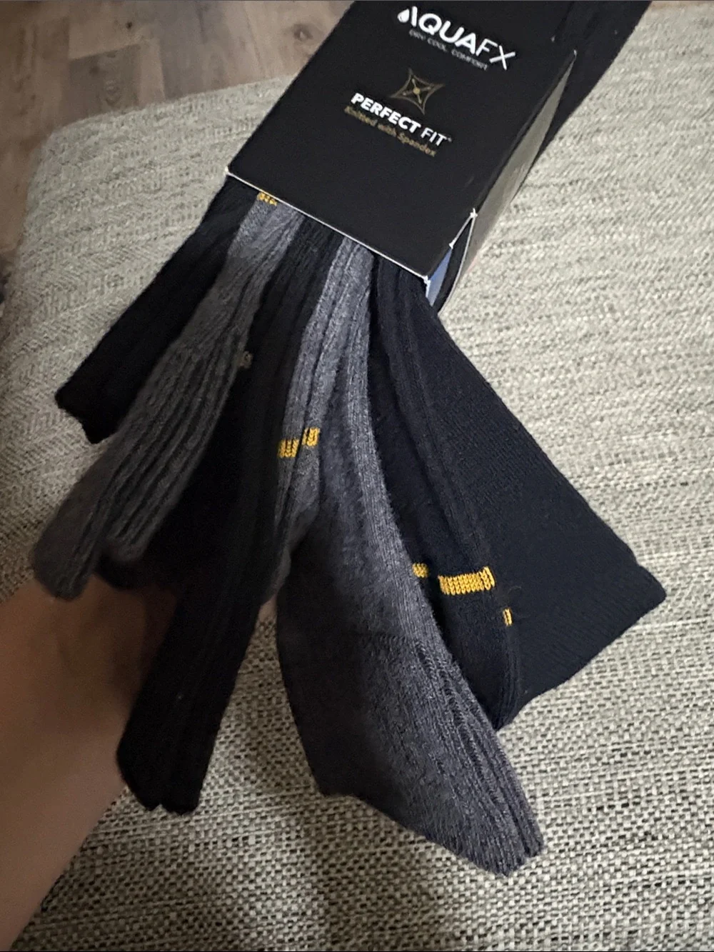 5 pairs of gold toe socks, dry cool comfort shoe size 6 - 12 1/2  2 gray 3 black